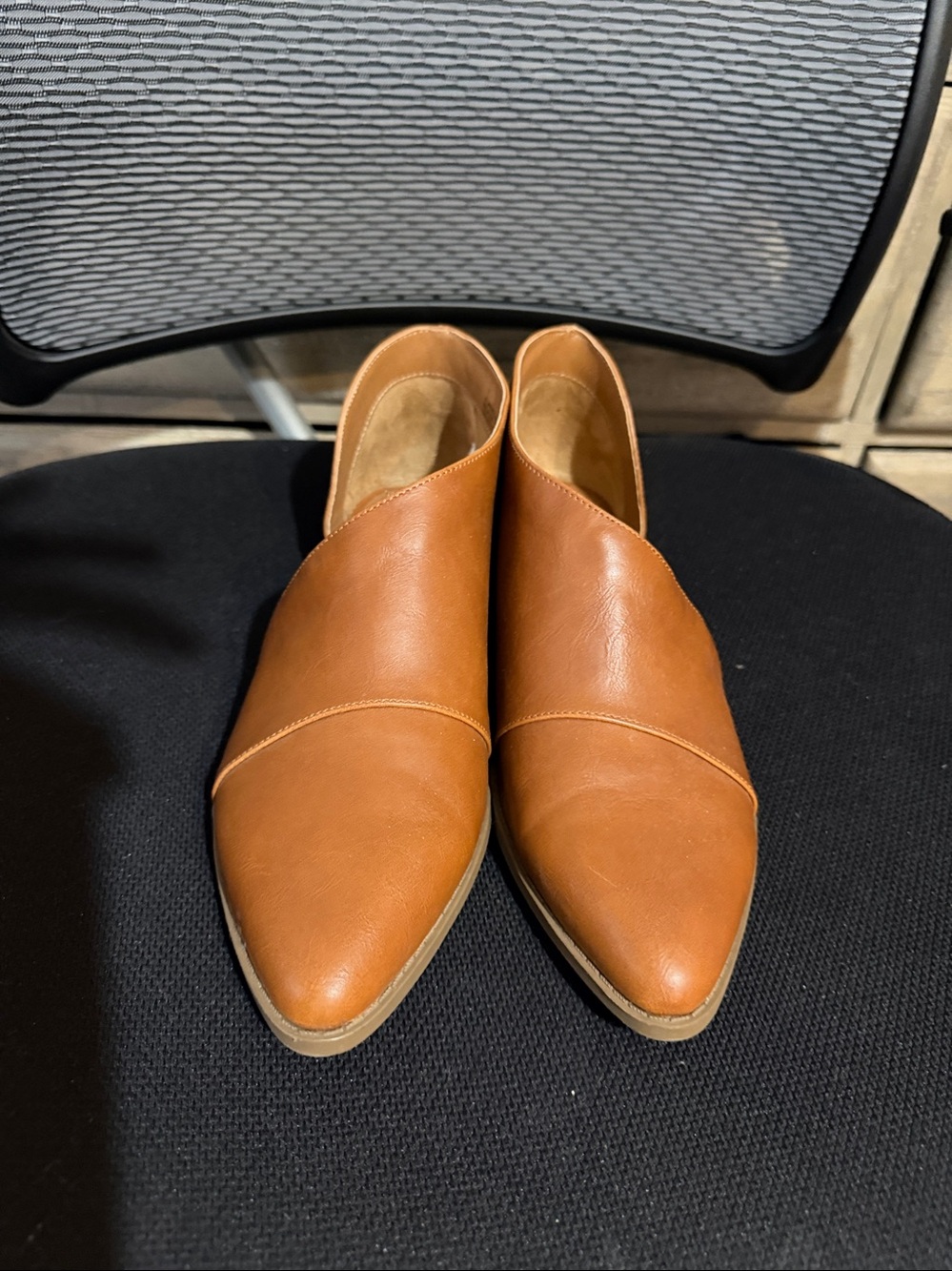 Universal Thread Women’s Pointed D’Orsay Flats in Cognac - Picture 6 of 6